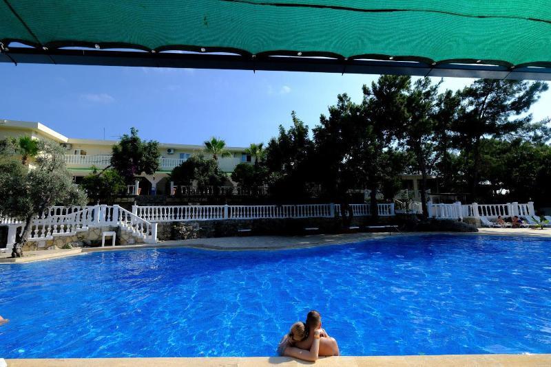 Larissa Hill Beach Hotel Konaklı Kültér fotó