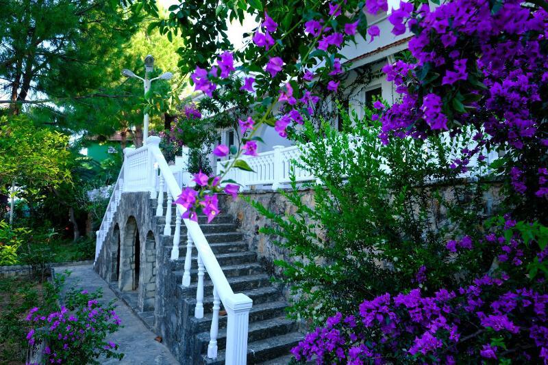 Larissa Hill Beach Hotel Konaklı Kültér fotó